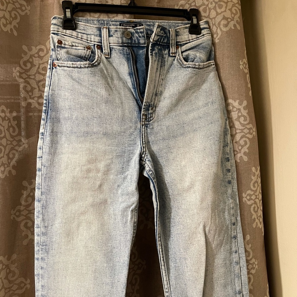 Abercrombie Ultra High Rise Straight Jeans -size 25/0 regular